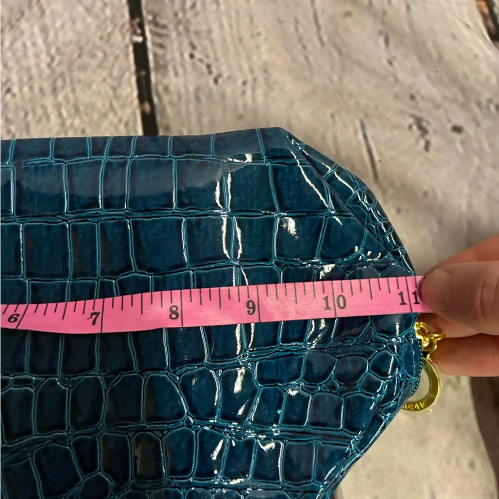 5/$20 NEW Estée Lauder Teal Faux Alligator Cosmetic Bag Gold Accent Zip Closure‎